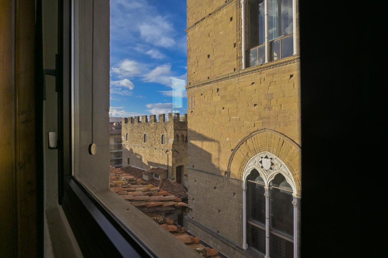 Via Lamberti, 3 - Florence Charming Apartments - Charming And Historic 5Th-Floor Attic Apartment With Elevator In A Building At The Heart Of Vibrant Florence, Just A 2-Minute Walk From All Attractions Exteriör bild