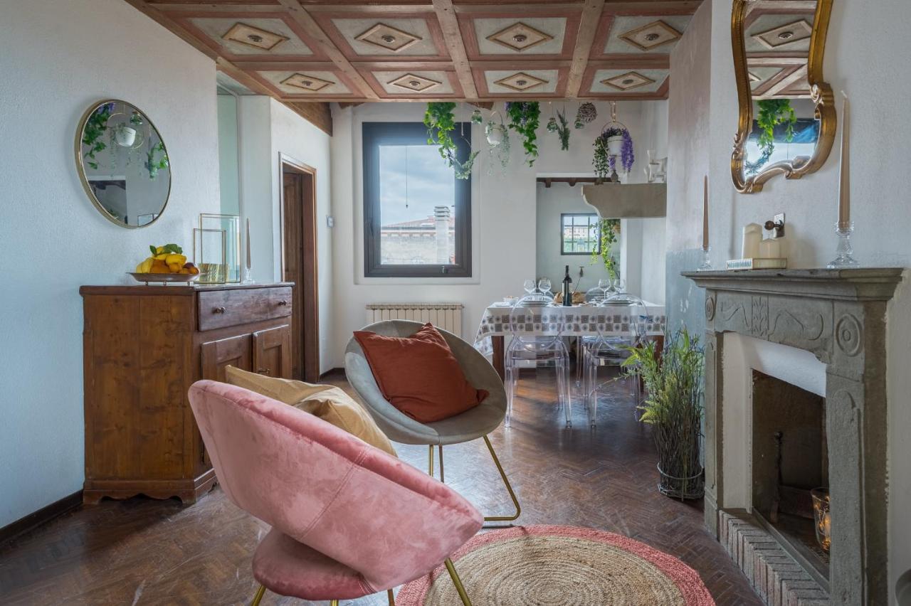 Via Lamberti, 3 - Florence Charming Apartments - Charming And Historic 5Th-Floor Attic Apartment With Elevator In A Building At The Heart Of Vibrant Florence, Just A 2-Minute Walk From All Attractions Exteriör bild
