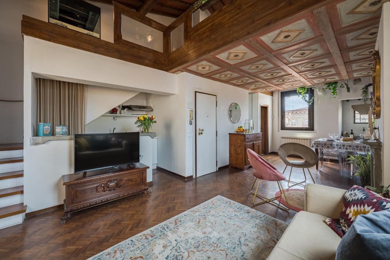 Via Lamberti, 3 - Florence Charming Apartments - Charming And Historic 5Th-Floor Attic Apartment With Elevator In A Building At The Heart Of Vibrant Florence, Just A 2-Minute Walk From All Attractions Exteriör bild