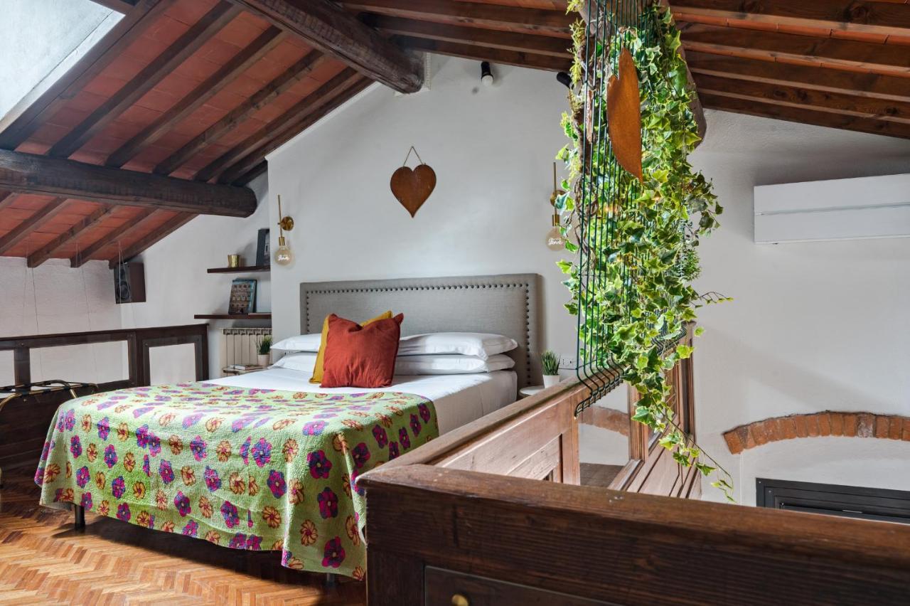 Via Lamberti, 3 - Florence Charming Apartments - Charming And Historic 5Th-Floor Attic Apartment With Elevator In A Building At The Heart Of Vibrant Florence, Just A 2-Minute Walk From All Attractions Exteriör bild