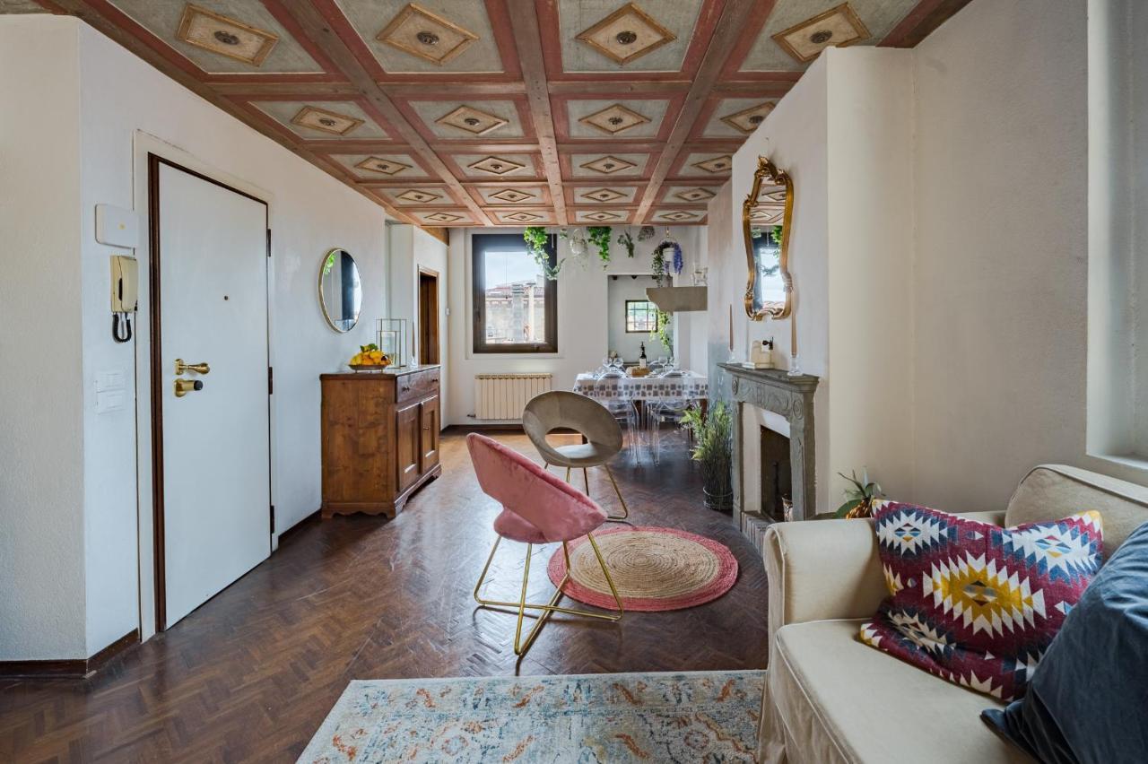 Via Lamberti, 3 - Florence Charming Apartments - Charming And Historic 5Th-Floor Attic Apartment With Elevator In A Building At The Heart Of Vibrant Florence, Just A 2-Minute Walk From All Attractions Exteriör bild