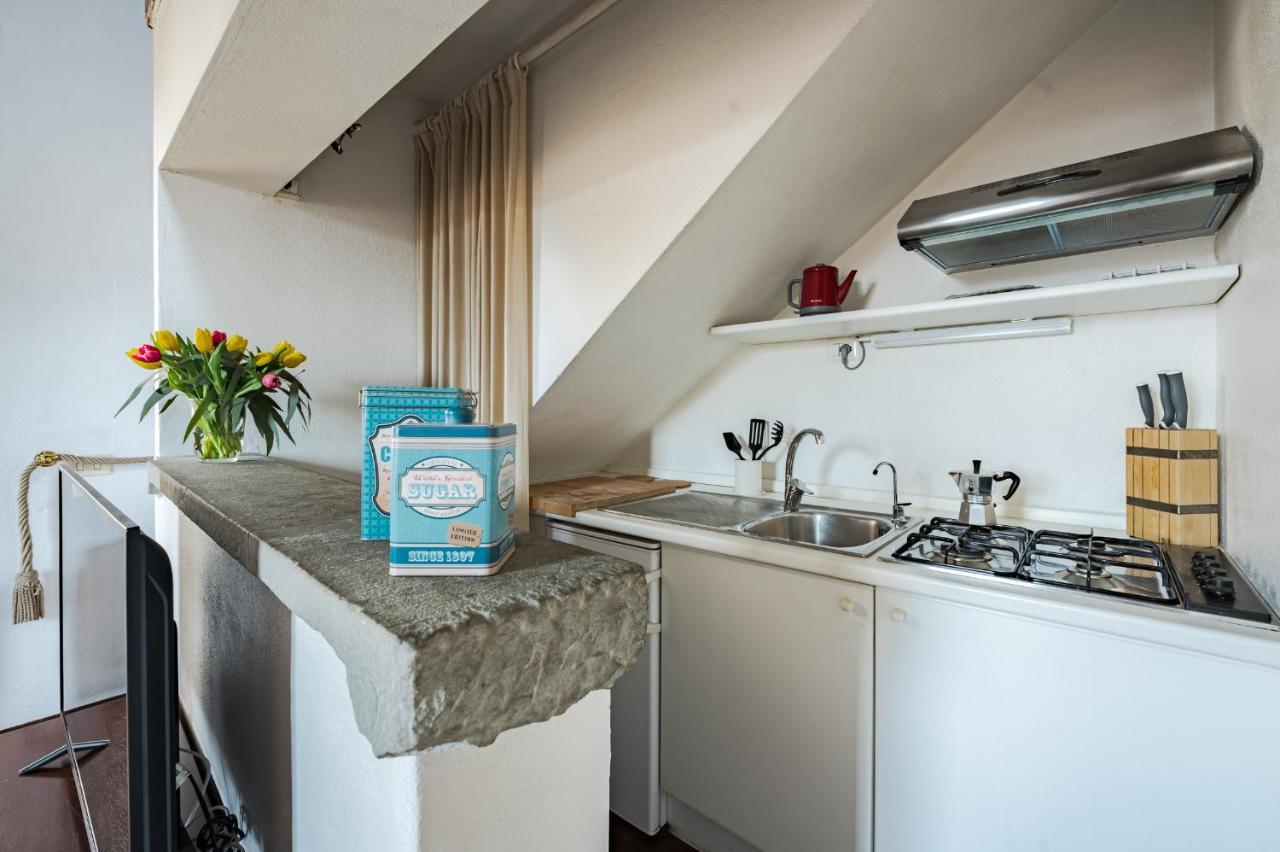 Via Lamberti, 3 - Florence Charming Apartments - Charming And Historic 5Th-Floor Attic Apartment With Elevator In A Building At The Heart Of Vibrant Florence, Just A 2-Minute Walk From All Attractions Exteriör bild